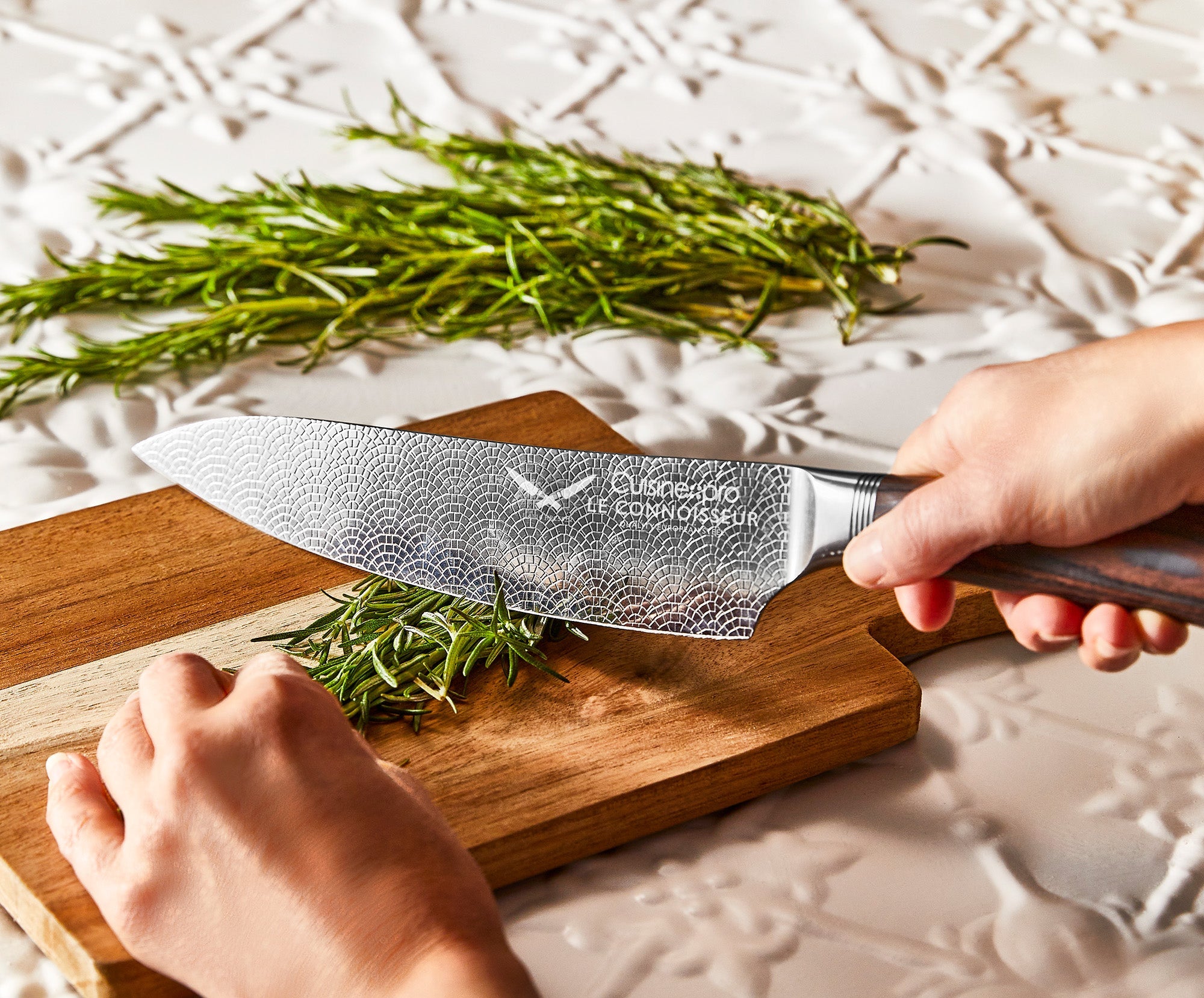 Meet LE CONNOISSEUR™: The New Standard in High End Knives